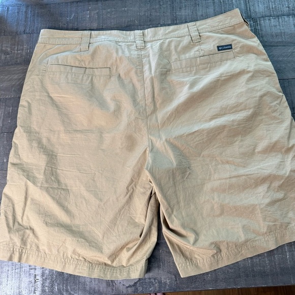 Columbia Men's Tan Shorts AM4471 Khaki Size 40 - Outdoors Vacation Travel Summer - Picture 7 of 8